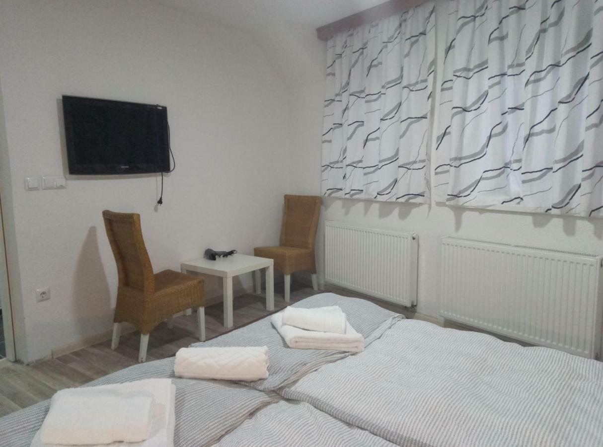 Apartments&Rooms Mido Visoko Exterior foto